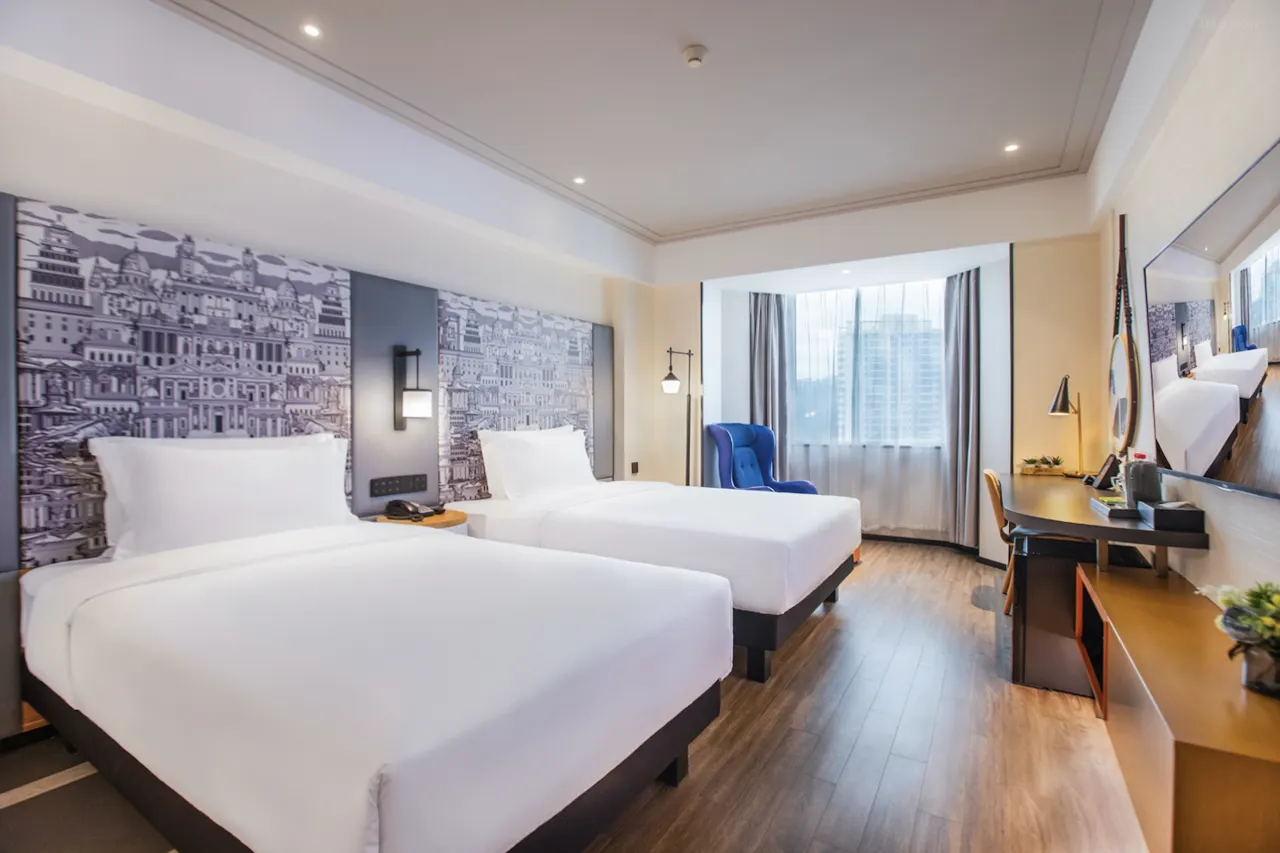 Orange Hotel