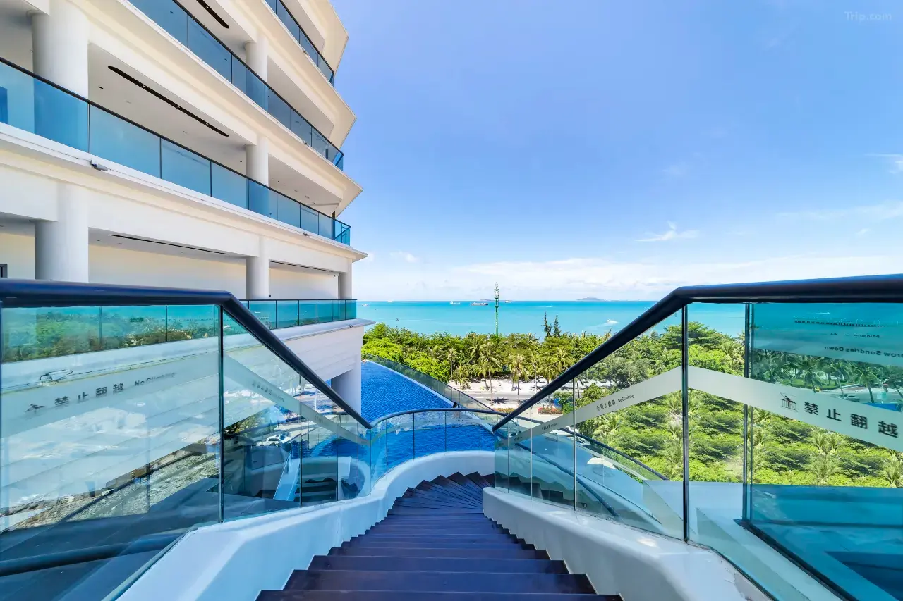 Luoke Platinum Sea View Hotel