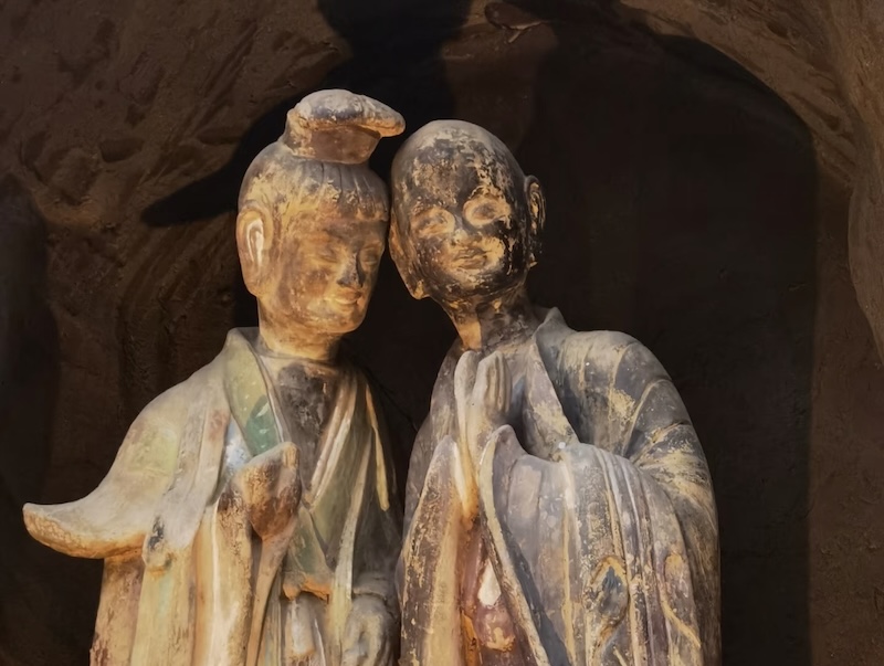 Grutas de Maijishan discípulos susurrantes